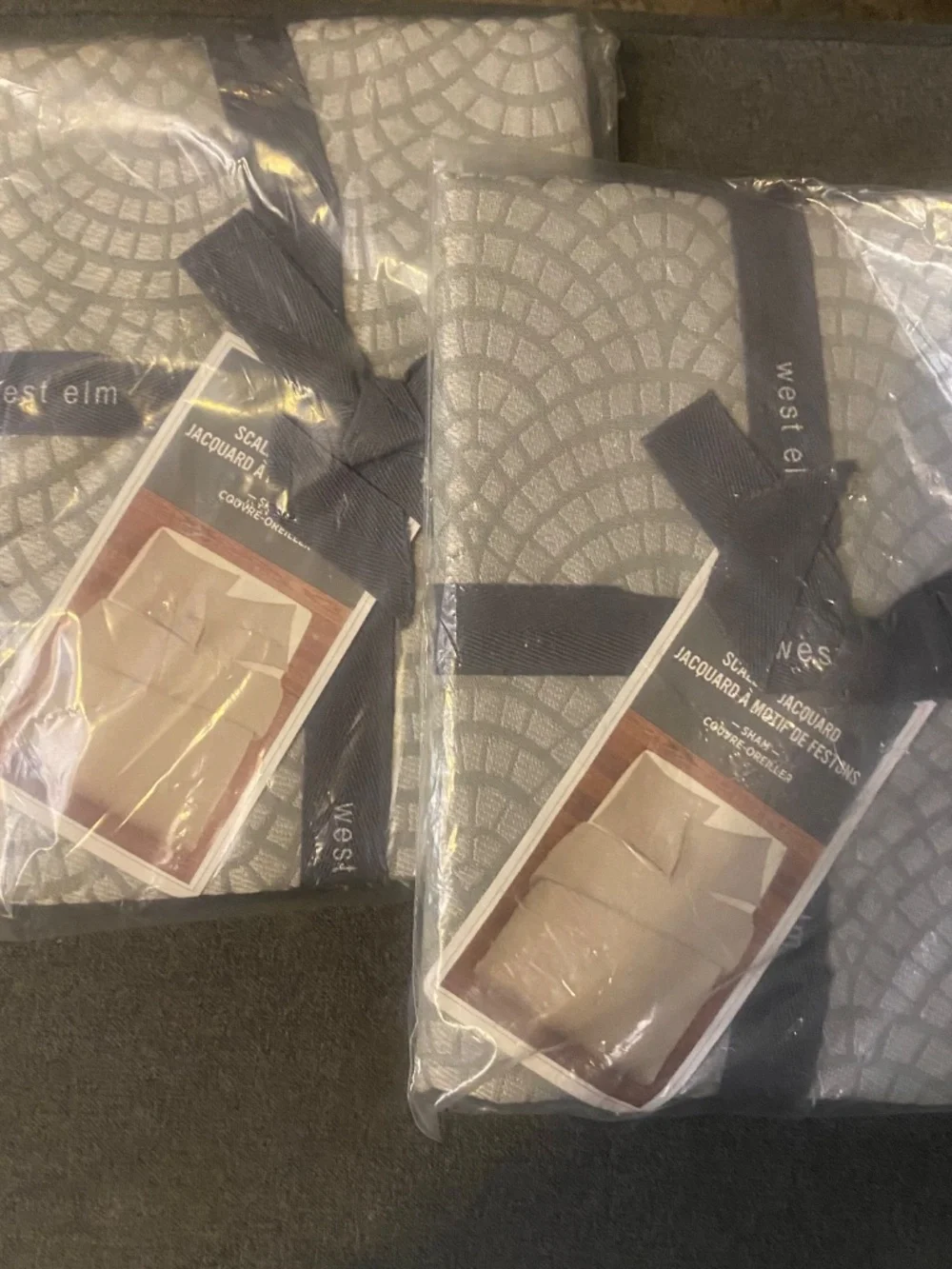 NWT West Elm Scallop Jacquard Pillow Shams - Set of 2 (Gray/Silver)